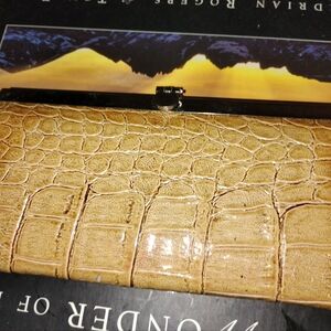 Tan Crocodile Embossed Leather Clutch Bag With A Kiss Lock Clasp Used